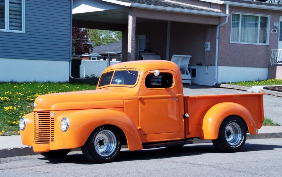 Comion Internationnal Camion orange international 1949